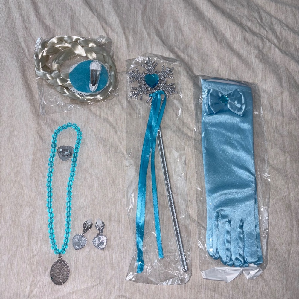 Frozen Halloween Costumes for Girls Dresses with accessories Size 130 (6-7) - Picture 14 of 16
